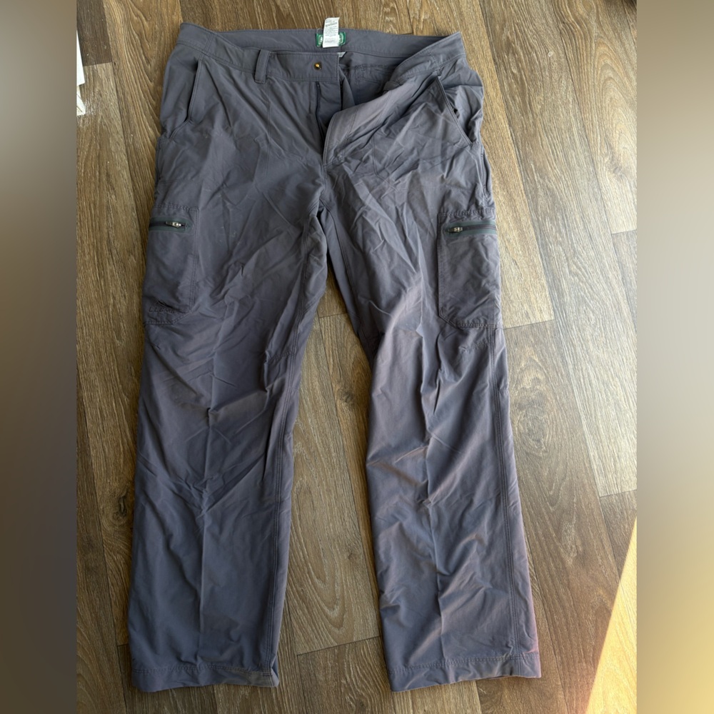 L.L. Bean Men's Dark Gray Cargo Pants